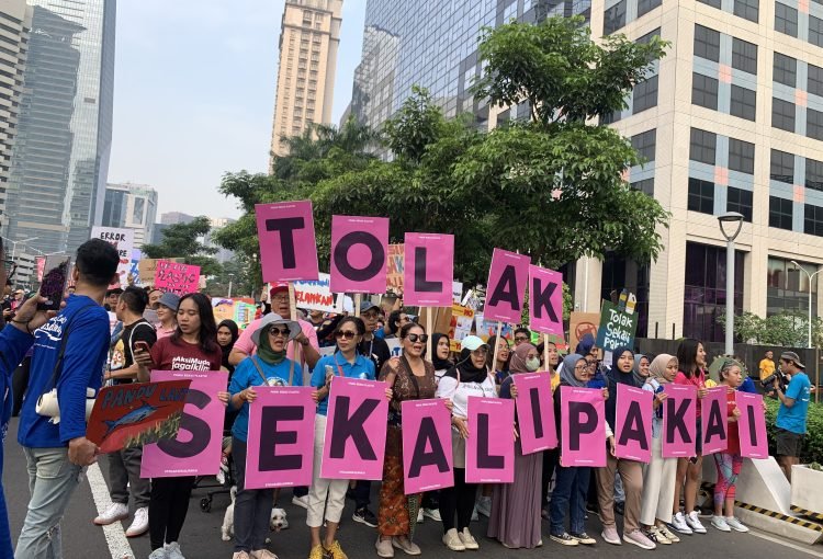 Poster Tolak Plastik Sekali Pakai