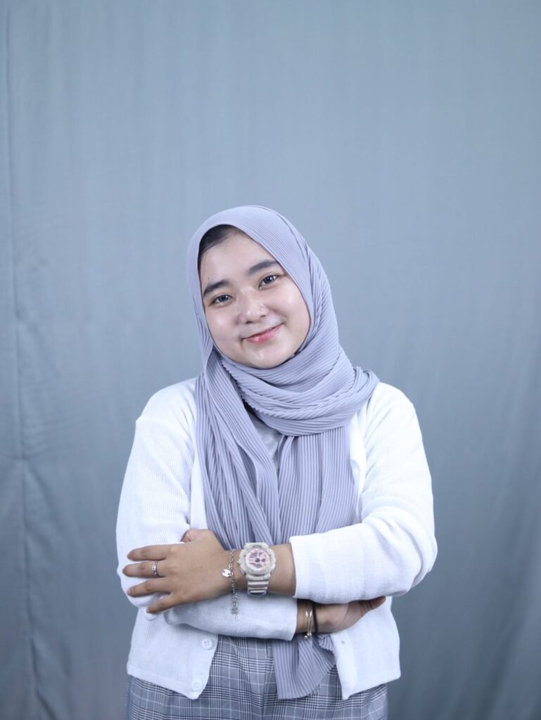 Dinda-Nur-Haliza_ID-Card-Foto
